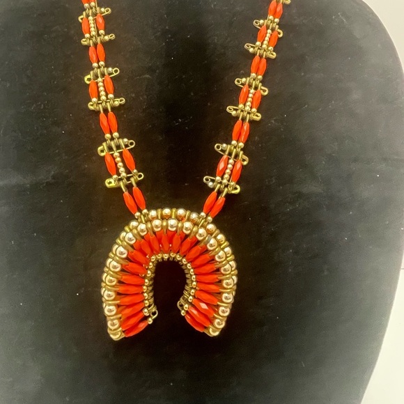 Squash blossom faux coral colored beaded necklace - Picture 2 of 4